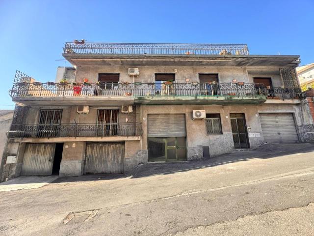 Villa Indipendente in vendita a Belpasso, Sicilia