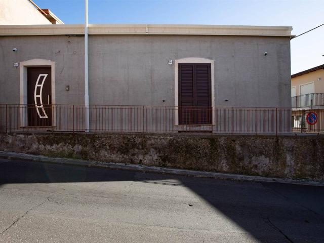 Villa Indipendente in vendita a Villaggio del Pino, Belpasso