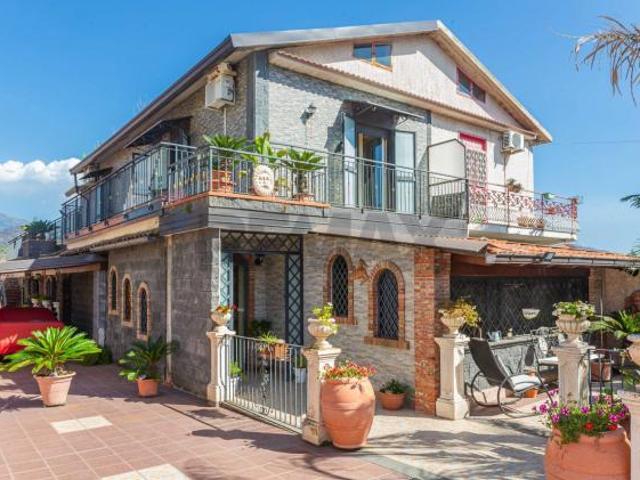 Villa Indipendente in vendita a Villaggio Le Ginestre, Belpasso