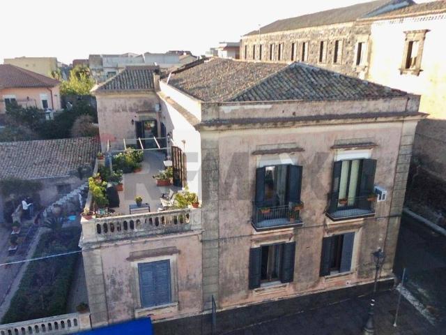 Villa Indipendente in vendita a Belpasso, Sicilia