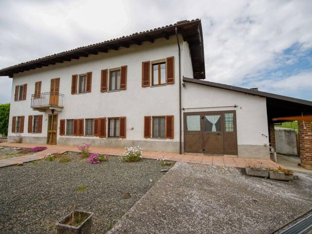 Villa Indipendente in vendita a Piemonte, Asti