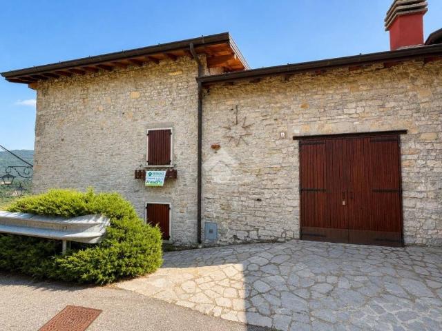 Villa Indipendente in vendita a Botta, Sant'omobono Imagna