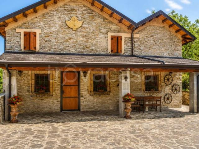 Villa Indipendente in vendita a Berceto, Reggio Emilia