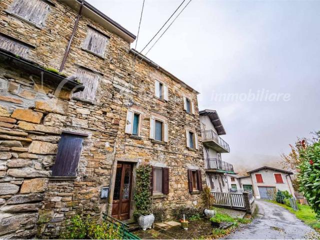 Villa Indipendente in vendita a Berceto, Reggio Emilia