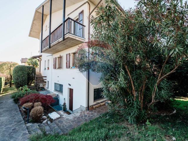 Villa Indipendente in vendita a Ronchi, Bergamo