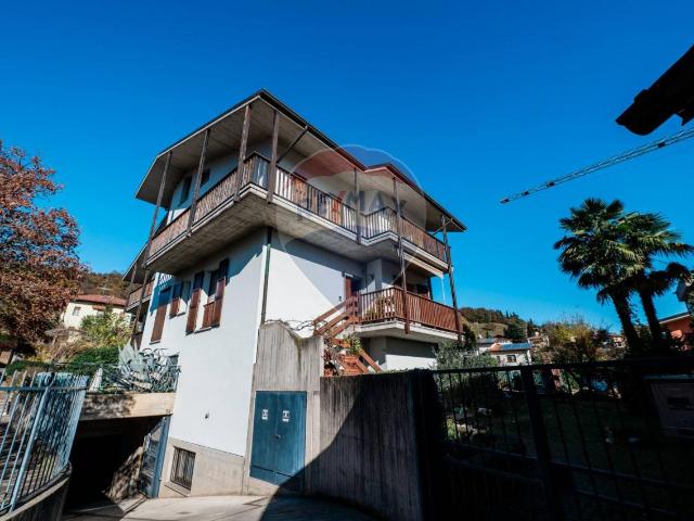 Villa Indipendente in vendita a Ronchi, Bergamo