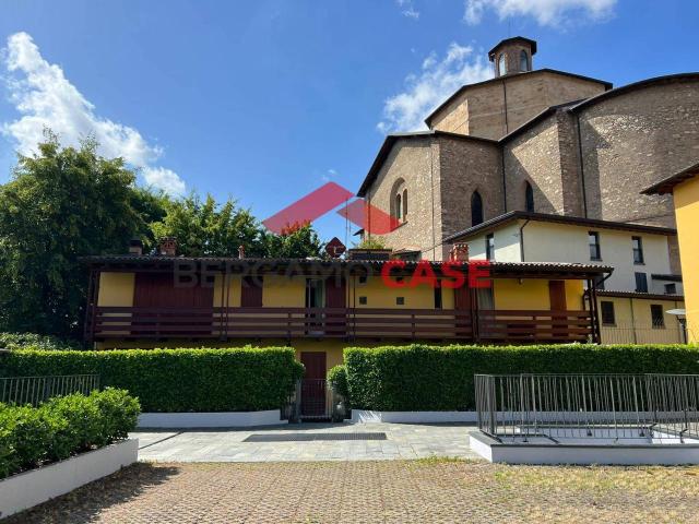Villa Indipendente in vendita a Ronchi, Bergamo
