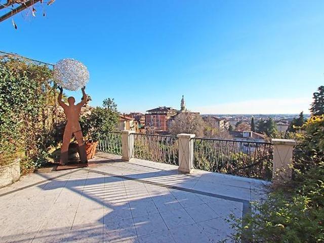 Villa Indipendente in vendita a Città Alta, Bergamo