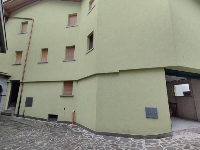Villa Indipendente in vendita a Demo, Berzo Demo