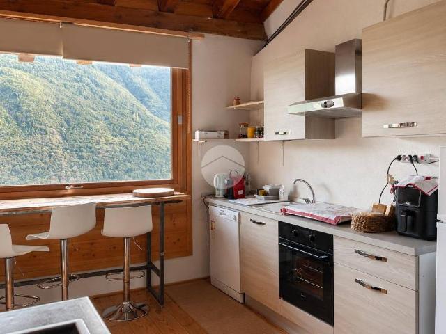 Villa Indipendente in vendita a Comunità montana della valle Camonica, Berzo Demo