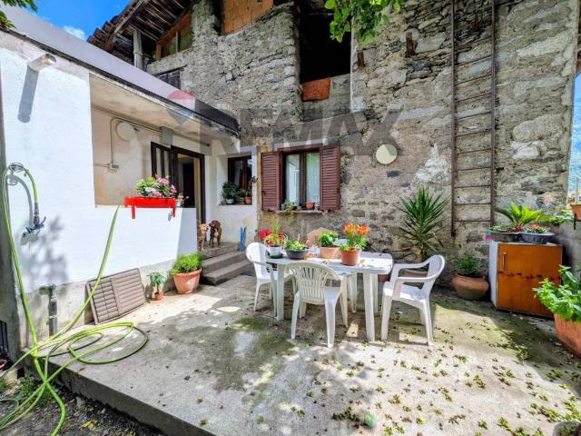 Villa Indipendente in vendita a Comunità montana della valle Camonica, Berzo Inferiore
