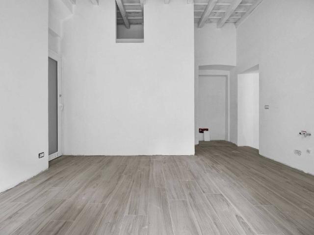 Villa Indipendente in vendita a Cascina Siserana, Besana In Brianza