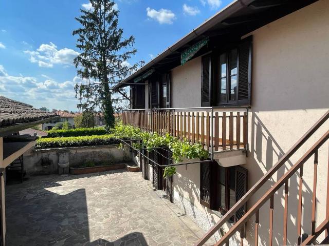 Villa Indipendente in vendita a Montesiro, Besana In Brianza