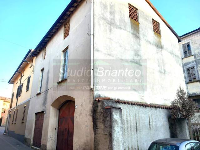 Villa Indipendente in vendita a Montesiro, Besana In Brianza