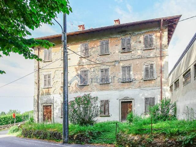 Villa Indipendente in vendita a Vergo, Besana In Brianza