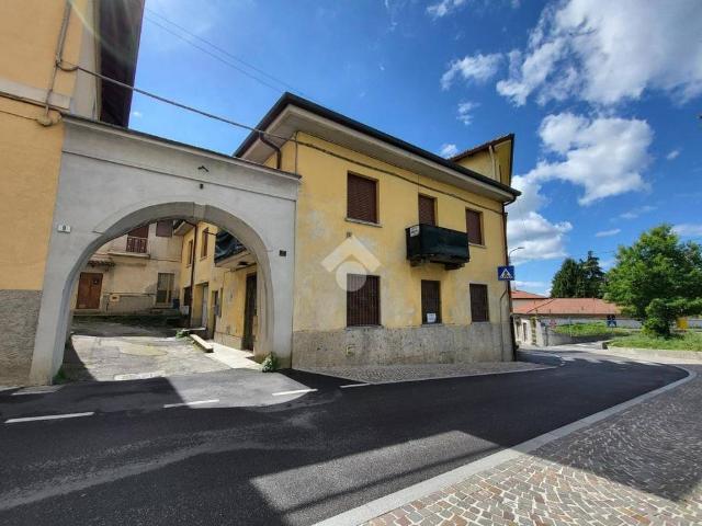 Villa Indipendente in vendita a Montesiro, Besana In Brianza