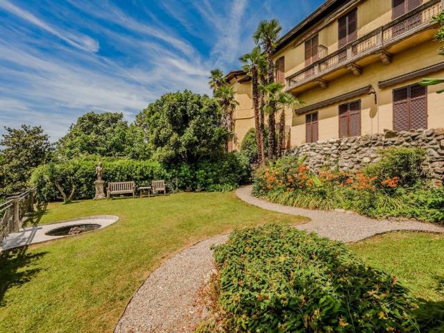 Villa Indipendente in vendita a Cardana, Besozzo