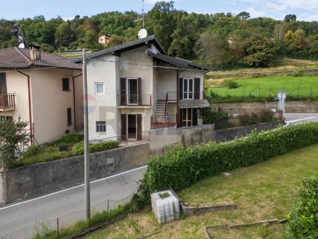 Villa Indipendente in vendita a Cardana, Besozzo