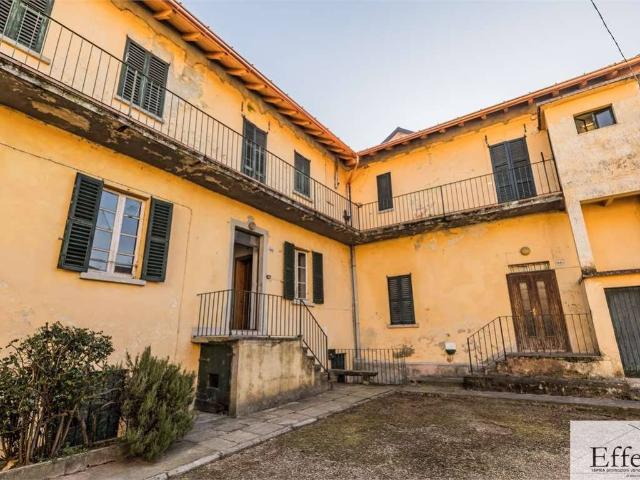 Villa Indipendente in vendita a Bogno, Besozzo