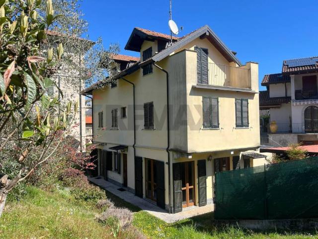 Villa Indipendente in vendita a Bogno, Besozzo
