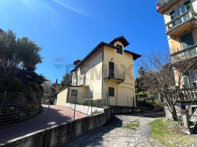 Villa Indipendente in vendita a Bogno, Besozzo