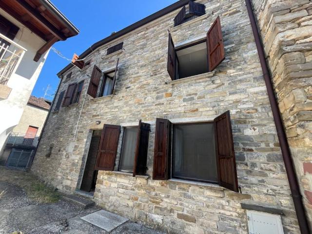 Villa Indipendente in vendita a Bettola, Reggio Emilia