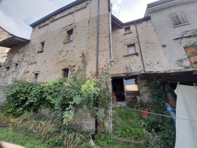 Villa Indipendente in vendita a Bettola, Reggio Emilia