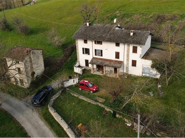 Villa Indipendente in vendita a Bettola, Reggio Emilia