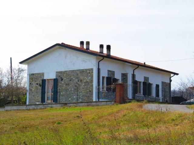 Villa Indipendente in vendita a Cravarezza, Bettola