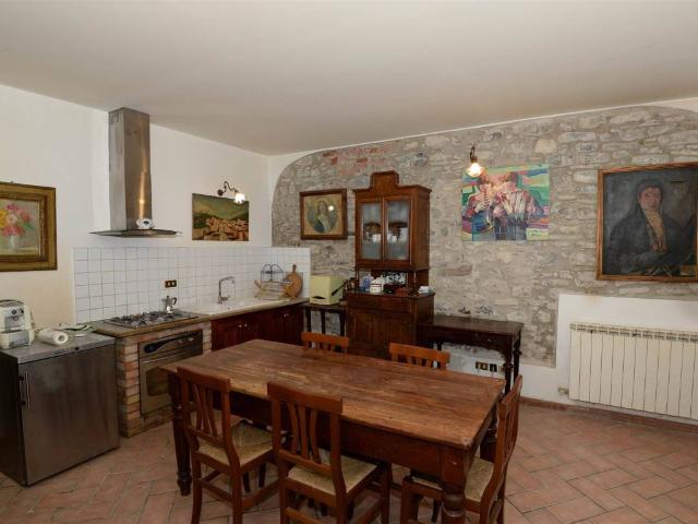 Villa Indipendente in vendita a Bettola, Reggio Emilia