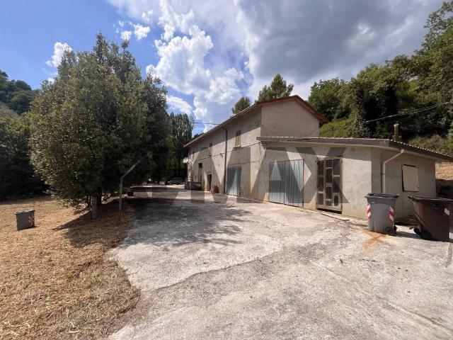 Villa Indipendente in vendita a Bevagna, Umbria