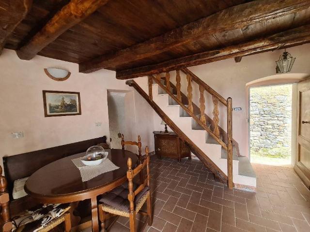 Villa Indipendente in vendita a Beverino, Liguria