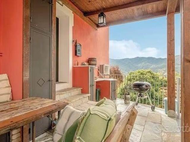 Villa Indipendente in vendita a Beverino