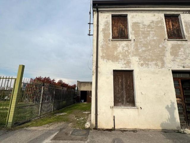 Villa Indipendente in vendita a Bevilacqua, Veneto