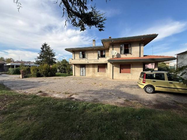 Villa Indipendente in vendita a Bevilacqua, Verona