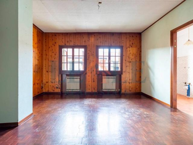 Villa Indipendente in vendita a Biandronno, Varese