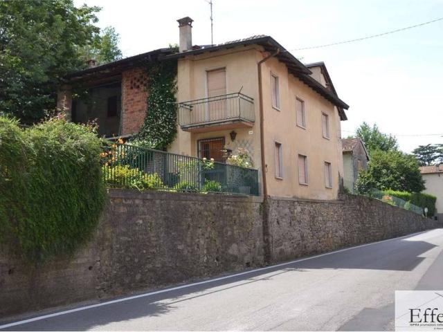 Villa Indipendente in vendita a Biandronno, Lombardia