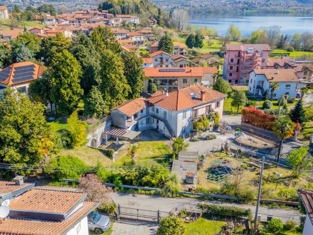 Villa Indipendente in vendita a Biandronno, Lombardia