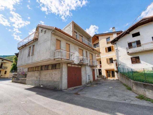 Villa Indipendente in vendita a Bianzone, Lombardia