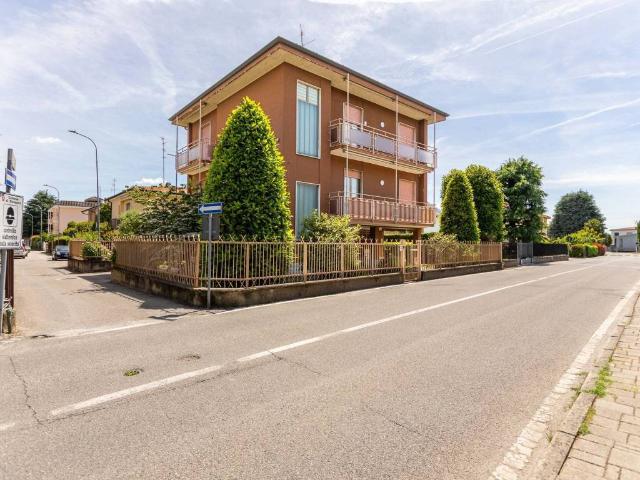 Villa Indipendente in vendita a Biassono, Lombardia