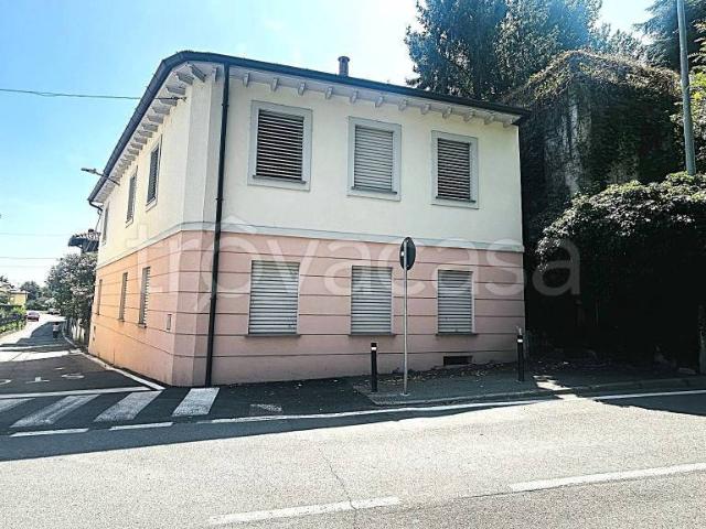 Villa Indipendente in vendita a Biraghi, Biassono