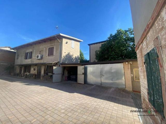 Villa Indipendente in vendita a Val d’Enza, Re