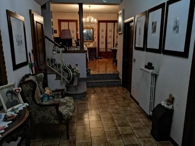 Villa Indipendente in vendita a Val d’Enza, Re