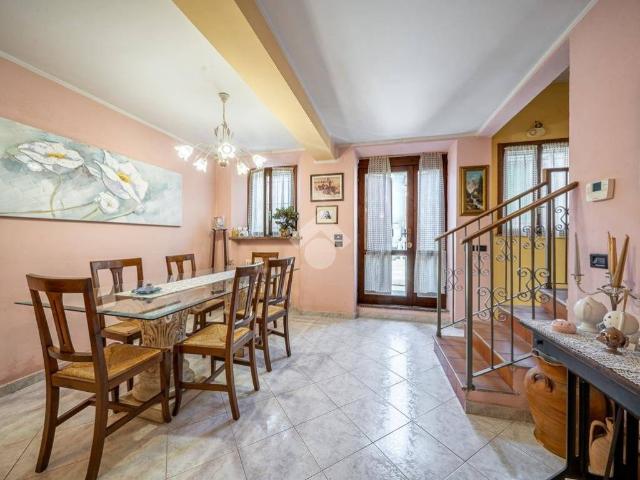 Villa Indipendente in vendita a Val d’Enza, Re