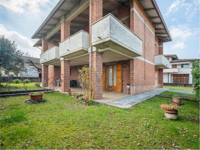 Villa Indipendente in vendita a Val d’Enza, Re