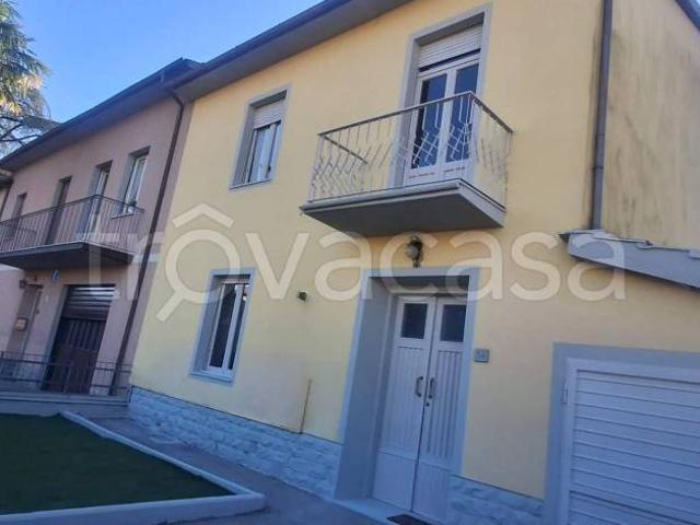 Villa Indipendente in vendita a Soci, Bibbiena