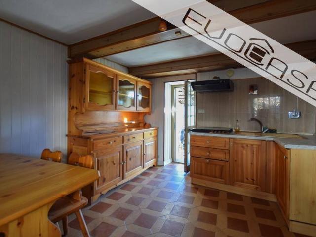 Villa Indipendente in vendita a Famolasco, Piemonte