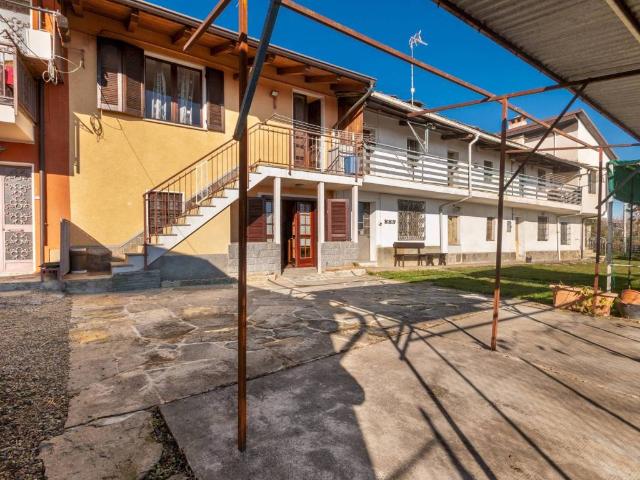 Villa Indipendente in vendita a Famolasco, Piemonte