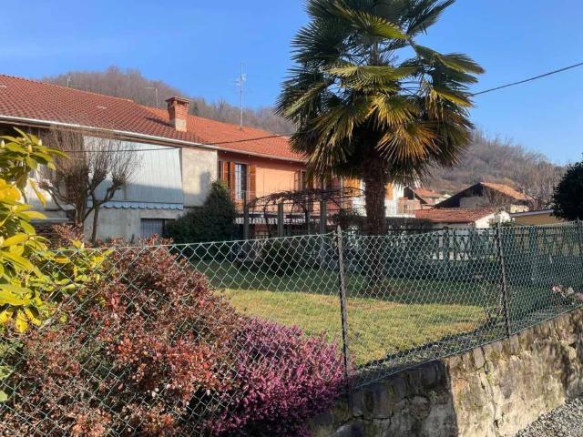 Villa Indipendente in vendita a Prato, Piemonte