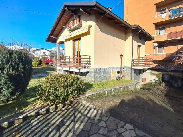 Villa Indipendente in vendita a Prato, Piemonte